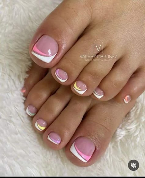 Feet Manicure Ideas, French Pedicure Designs Toenails Summer, French Tip Toes With Design, French Toe Nails, French Pedicure Designs, Pedicure Designs Toenails, Fake Toenails, French Pedicure, Gel Toe Nails