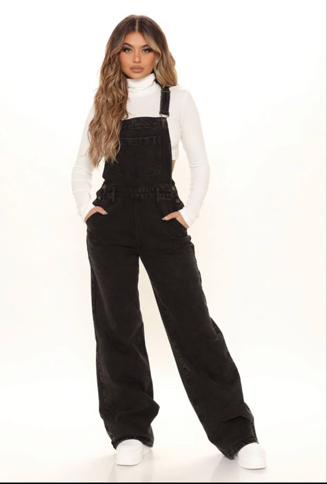 Jean Overall Outfits, Overalls Outfit Winter, Black Overalls Outfit, Denim Overalls Outfit, Fall Thrift, Overalls Outfit, Clothes Board, Thrift Inspo, Black Overalls