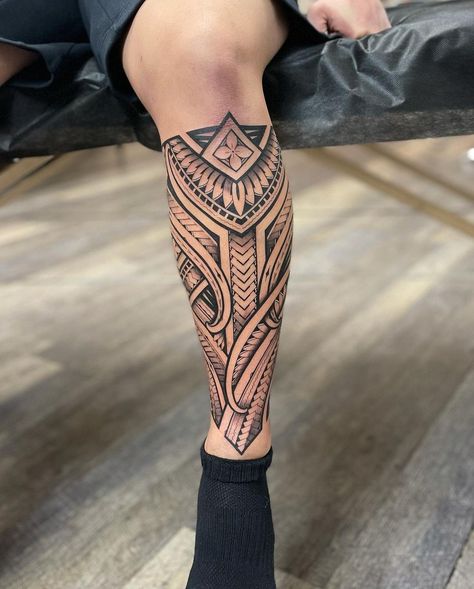 Polynesian Leg Tattoo Men Stencil, Maori Tattoo Designs Leg, Legs Tattoo Men Ideas Design, Leg Tattoo Men Ideas, Tattoo Maori Perna, Polynesian Leg Tattoo, Geometric Tattoo Leg, Leg Band Tattoos, Tato Maori