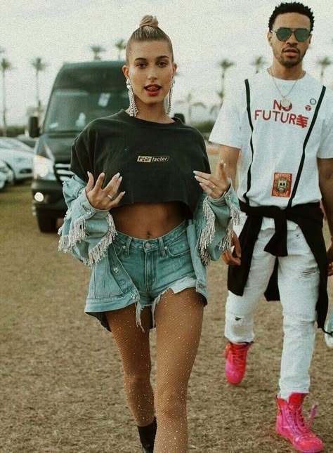 Bonaroo Outfit, Electro Festival Outfit, Bonnaroo Outfits, Mode Coachella, Coachella Inspired Outfits, Best Coachella Outfits, Festival Outfit Inspiration, Coachella Inspiration, Coachella Looks