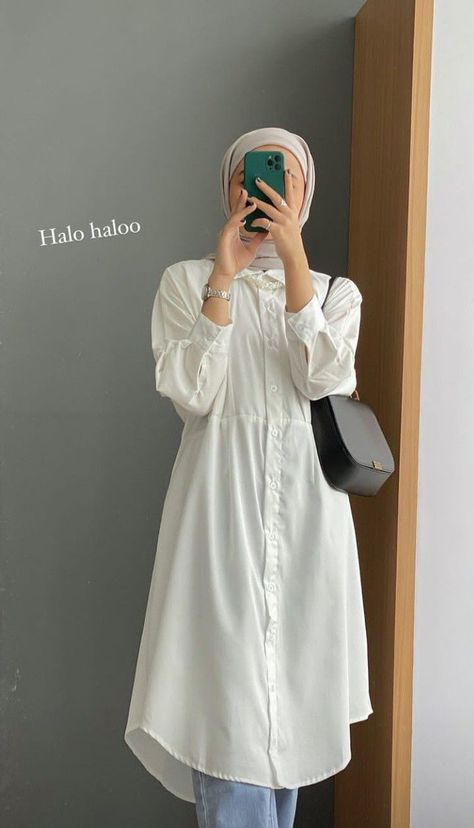 Teen Casual Outfit, Tunik Hijab Style Casual, Tunik Hijab Style, Outfit Ideas Muslim, Ootd Hijab Style, Modest Casual Outfits, Trendy Shirt Designs, Muslim Outfits Casual, Stylish Short Dresses