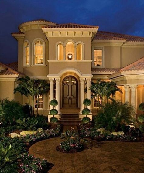 Mediterranean Home Interior Design, Arthur Rutenberg Homes, Homes In Florida, Mediterranean Home Interior, Hacienda Style Homes, Dream Life House, Florida Homes, Pandora's Box, Tuscan House