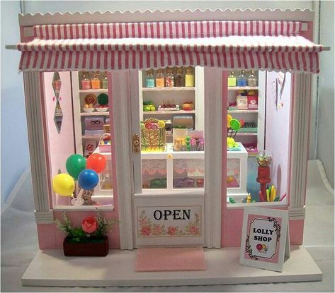 Opening Fairy Doors, Miniature Candy, Doll Diorama, Dolls House Shop, Room Boxes, Interior Vintage, Dollhouse Miniatures Diy, Miniature Rooms, Kitchen Shop