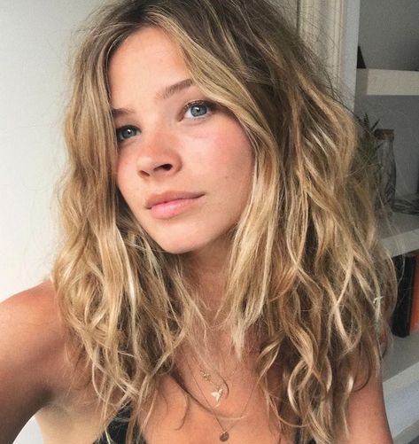 Pelo Ondulado Natural, Beachy Waves Hair, Beachy Hair, Hair Envy, Beach Hair, Hair Waves, Messy Hairstyles, Ombre Hair, Hair Day