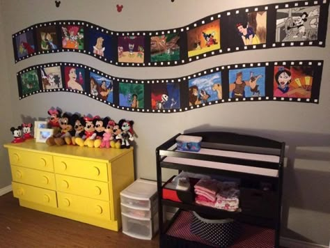 Disney Film Reel Mural DIY.....in like the idea for a theatre room, but maybe with more than just Disney in the frames #Design Disney Kids Rooms, Disney Room Ideas, Disney Playroom, Disney Bedroom, Deco Disney, Casa Disney, Disney Room Decor, Disney Bedrooms, Disney House