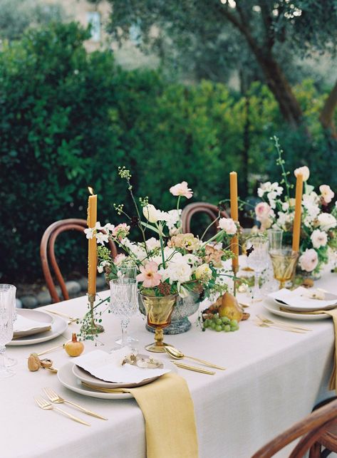 La Tavola Fine Linen Rental: Beckett Sand with Tuscany Mustard Napkins | Photography: Etcetera Photo, Planning: Providence and Planning, Florals: Jovial Floral Co, Venue: Allegretto Vineyards, Paper Goods: Ridgely Calligraphy, Rentals: Sweet Salvage Rentals, Tabletop: Cherished Rentals Hawaii Wedding Ideas, Old World Wedding, Colorful Weddings, Old World Elegance, Yellow Napkins, Elegance Wedding, Wedding Table Linens, Yellow Wedding, Ideas Photography