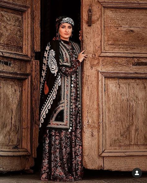 Lori clothing #golvani#lor#lorestan#گلونی_لری Iran Clothes, Iran People, Rich Women Outfits, Iranian Clothes, Afghanistan Photography, Kurdish Dress, Iran Culture, Fall Fashion Coats, Persian Fashion