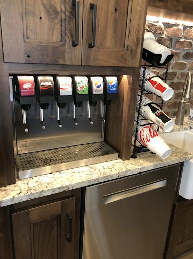 Home Theater Ideas Snack Bar, Dream Game Room Luxury, Soda Machine In House, Home Soda Bar, Outdoor Movie Theater Backyard, Outdoor Movie Night Ideas Backyards, Movie Rooms In House, Home Movie Room Ideas, Fun House Ideas