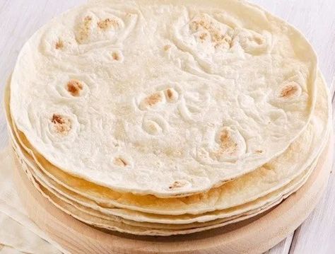 A tortilla is a cake made from corn flour, water and salt. Native to Mexico and Central America, the staple of the diet of Read more Best Burrito, Recipes With Flour Tortillas, Boiled Chicken Breast, Homemade Flour Tortillas, Boricua Recipes, Flour Tortilla, Tortilla Recipe, Mexican Foods, Homemade Tortillas