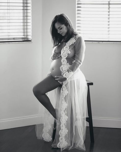 Maternity Budiour, Maternity Lingerie Shoot, Maternity Boudiour Photoshoot Outfits, Lingerie Maternity Photoshoot, Pregnant Bouidor Ideas, Pregnancy Bouidor Photo Shoot, Maternity Boudiour Photoshoot, Fotoshoot Ideas, Indoor Maternity Photos