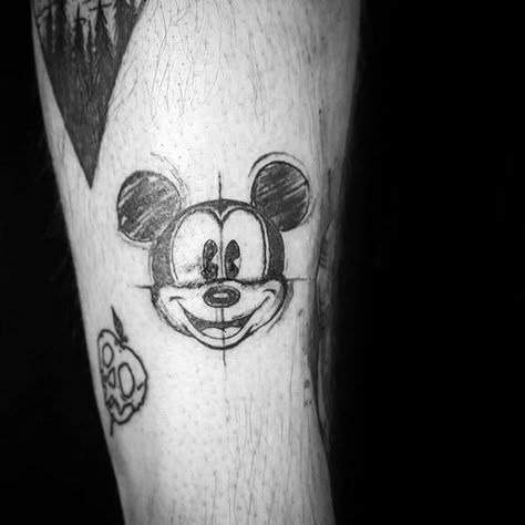 Cartoon Tattoos Guys Mickey Mouse Sketch Tattoo, Cartoon Tattoos For Men, Disney Tattoos For Men, Mickey Tattoo, Mickey Mouse Tattoo, Mickey Mouse Sketch, Mouse Sketch, Mouse Tattoos, Kunst Tattoos