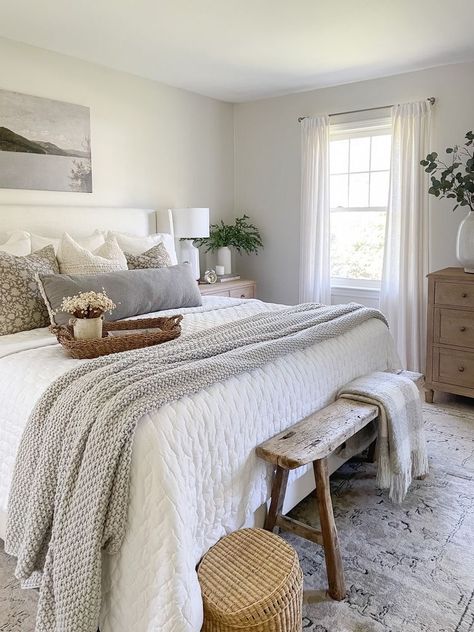 Barn Bedrooms, Bedroom Bliss, Bedrooms Decor, Primary Bedroom, Master Bed, Master Bedrooms Decor, Master Bedrooms, White Bedding, Guest Bedrooms