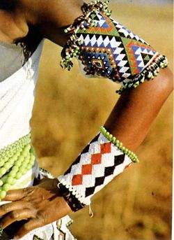 . African Beadwork, African Jewellery, Arm Wear, African Accessories, Look Festival, Arm Jewelry, Beaded Cuff, Maasai, African Beads