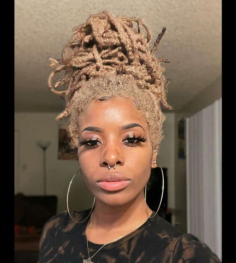 Ash Blonde Locs Black Women, Sandy Brown Locs, Ash Blonde Locs, Light Brown Locs, Brown Locs, Locs Black Women, Blonde Locs, Dyed Locs, Pretty Dreads