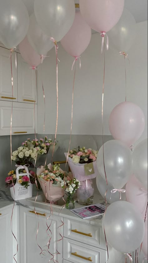 Pink Balloon Decorations For Birthday, Soft Pink Birthday Decoration, February Birthday Aesthetic, Pink White Birthday Decor, Birthday Morning Aesthetic, Birthday Setup Ideas, Cute Bday Ideas, 23 Birthday Party, Pink Sweet 16 Decorations