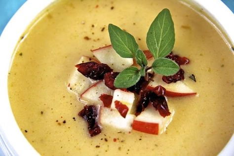 Smokey Cheddar Apple Soup - The Café Sucre Farine Cranberry Garnish, Apple Cheddar, Apple Soup, Daughter And Son, Summer Soup, Delicious Soup Recipes, Savory Soups, Cheddar Soup, Winter Soups