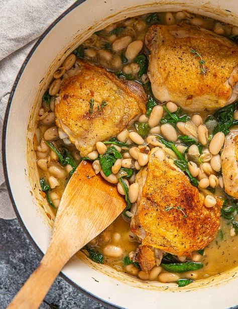 White Beans And Spinach, Recipe Chicken Thighs, Skillet Chicken Thighs, Skinless Chicken Breast Recipes, Chicken Thighs Dinner, Crispy Chicken Thighs, Recipes Skillet, Spinach Recipe, Thighs Chicken