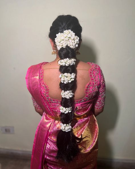 Pelli kuthuru hairstyle . #pellikuthuru #bridalhairstyle #makeupartistinhyderabad #bridalhairstylist #hairstylist #hairstylistinhyderabad #manviimakeoverartistry #mittumanasa #makeupartist Accessories For Braids, Simple Bridal Hairstyle, South Indian Wedding Hairstyles, Clothes Patterns Sewing, Baby Clothes Patterns Sewing, Indian Wedding Hairstyles, Backless Blouse Designs, Indian Bridal Hairstyles, Elegant Blouse Designs