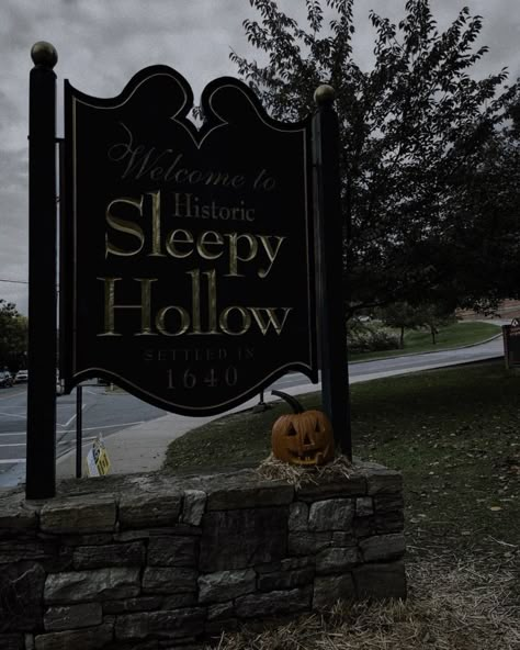 Sleepy Hollow Ny, Halloween Destinations, The Headless Horseman, جوني ديب, Fall Mood Board, Headless Horseman, My Bucket List, Season Of The Witch, Brasov