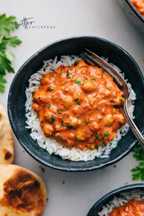 Butter Chickpeas Butter Chickpeas Vegan, Butter Chicken With Chickpeas, Savory Chickpea Recipes, Chickpea Butter Chicken, Chick Peas Recipes Healthy, Chickpea Lunch, Braised Chickpeas, Harissa Chickpeas, Butter Chickpeas