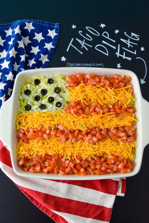 Taco Dip Flag--A festive, delicious, simple dish for your summer parties! Served cold and can be made a day before to help save you time on party day! {cutsandcrumbles.com} #tacodip #flagdip #4thofjuly #redwhiteandblue #easydip #appetizer #coldpartyfood #makeaheadappetizer #americanthemedfood #cutsandcrumbles Cold Party Food, One Bite Appetizers, Finger Foods For Kids, Picky Toddler Meals, Mini Appetizers, Make Ahead Appetizers, St Patricks Day Food, Taco Dip, Easy Dips