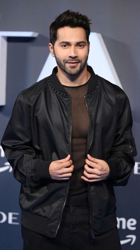 90s Bollywood Actors, Varun Dhawan Wallpaper, Varun Dhawan Photos, Paris Trip Planning, 90s Bollywood Actress, Electronics Wallpaper, Male Celebs, Bollywood Hairstyles, Paris Trip