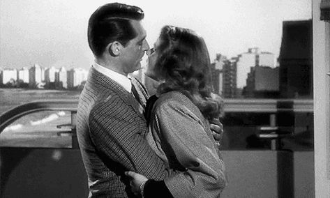 Notorious [1946, Alfred Hitchcock] Notorious 1946, Longest Kiss, Ingrid Bergman, Love Film, Cary Grant, Film History, Movie Fashion, Alfred Hitchcock, A Kiss