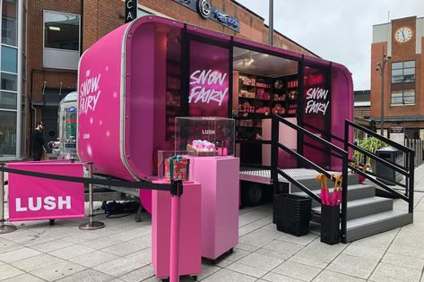 Fosse Park to be visited by Lush Snow Fairy festive pop-up shop - for two days only - Leicestershire Live Pop Up Shoe Store, Festival Pop Up Shop, Cosmetic Pop Up Store Design, Creative Pop Up Store, Mobile Pop Up Shop, Beauty Pop Up, Kylie Pop Up Shop, Beauty Pop Up Store, Pop Up Store Design Ideas