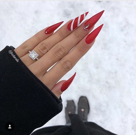 Sneaker Nails, Nails Pics, Clear Glitter Nails, Nails Pictures, Nails Images, Red Stiletto Nails, Nails Photos, Stilleto Nails Designs, Tropical Nails