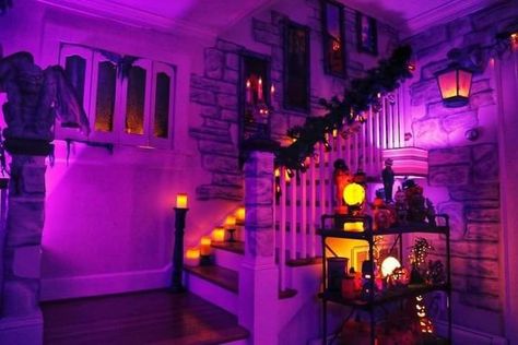 Lights Decoration Ideas, Home Sweet Haunted Home, Creepy Halloween Party, Halloween Themes Decorations, Halloween Lights Decorations, Lights Decorations, Halloween Bedroom, Halloween Room Decor, Halloween House Party