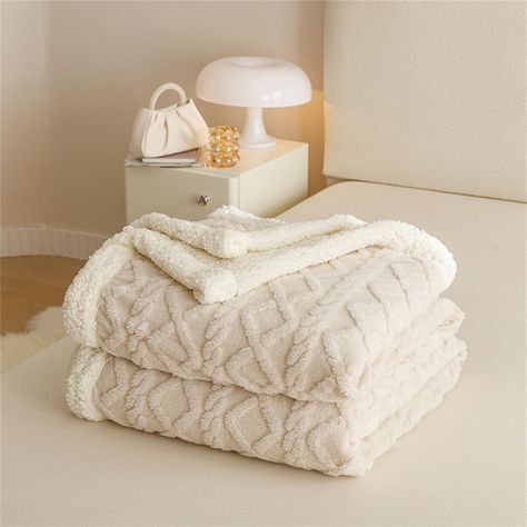 Fluffy White Blanket, Comfortable Bedding, Winter Blankets, White Blanket, Fluffy Blankets, Photo Blanket, Luxury Blanket, Milky White, Fleece Throw Blanket