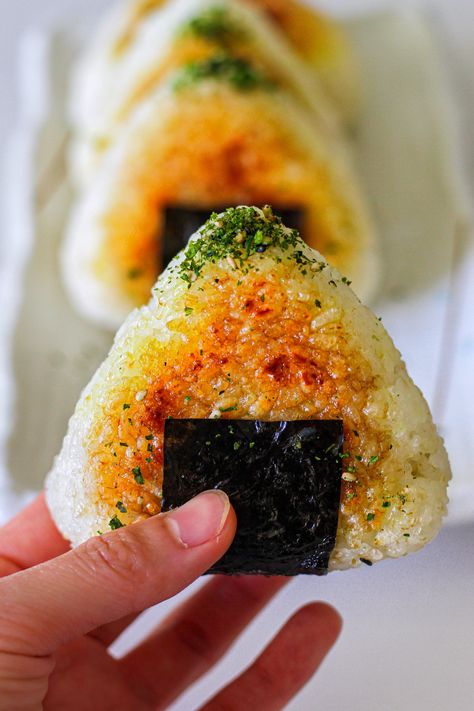 Grilled Rice Balls, Onigiri Filling, Vegan Japanese Food, Yaki Onigiri, Onigiri Recipe, Grilled Rice, Vegan Lunch Box, Tea Infusion, Japanese Food Bento