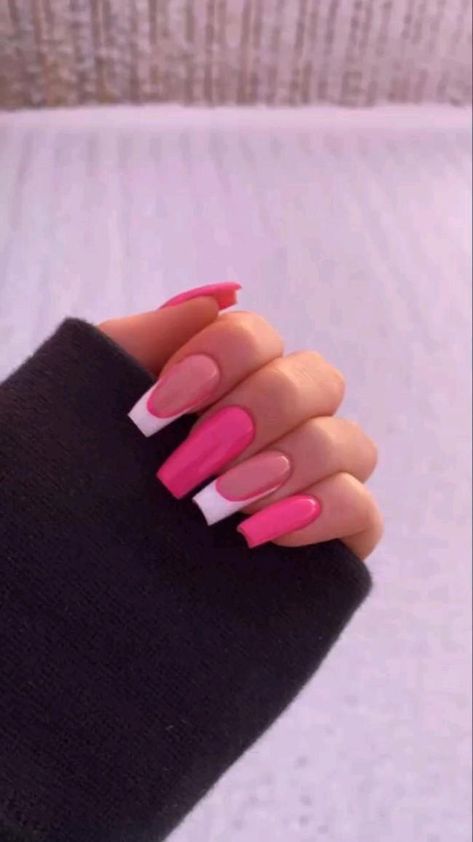 French Girl Aesthetic, Christmas Gel Nails, Casual Nails, Chic Nails, Long Acrylic Nails, Gold Nails, Back Tattoo, Nail Trends, Stylish Nails