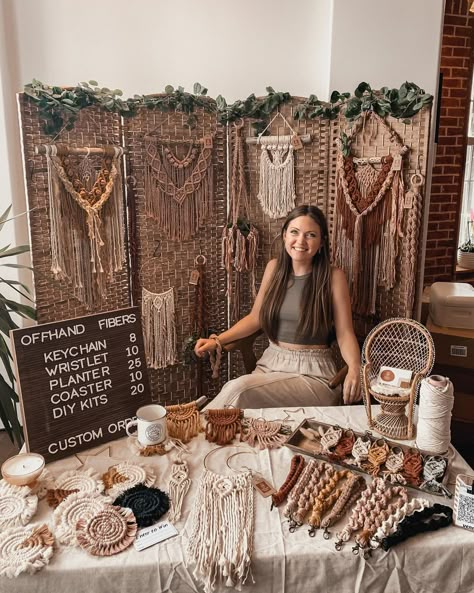 Market Displays Booth Ideas, Market Stall Display Ideas, Kitchen Organizing Ideas, Craft Stall Display, Boho Market, Craft Market Display, Craft Booth Display, Vendor Displays, Craft Fairs Booth