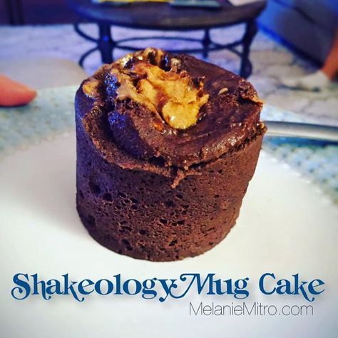 Shakeology Desserts, Shakeology Mug Cake, Heathly Snacks, 21 Day Fix Desserts, Smoothie Diet Recipes, Fixate Recipes, Shakeology Recipes, Chocolate Shakeology, Mug Cake Recipe