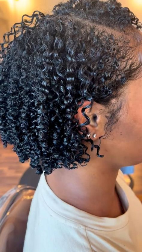 Natural Curly Bobs For Black Women, Curly Bob Hairstyles For Black Women Natural Hair, Short Curly Hair Bob Natural Curls, Natural Hair Bob Cut Black Women, Curly Bob Hairstyles For Black Women, Short Curly Hair Black Women, 3c Hairstyles, Curly Bob Haircut, Natural Hair Bob Cut