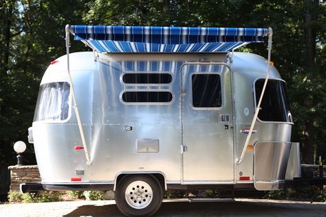 This is stunning little 16ft. Airstream Bambi Ocean Breeze! The interior design is absolutely stunning! The recessed lighting, backlit cabinets and polished aluminum walls are just some of the features that make this trailer stand out! If you don39t like attention, this is not the trailer for you! This trailer only weighs 2785lbs. empty, so it can be towed with most SUV39s. It is light Airstream Campers For Sale, Camper Decorating Ideas, Camper Decorating, Vintage Motorhome, Airstream Basecamp, Airstream Bambi, Small Camper Trailers, Air Stream, Airstream Campers