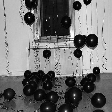 Emo Party, House Of Balloons, Bday Party Theme, Gothic Wallpaper, Color Vibe, Black Balloons, 17th Birthday, Black And White Aesthetic, Black Party