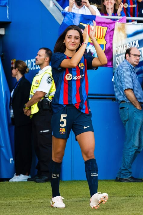 Women Football Players, Jana Fernandes Barca, Football Wives, Barca Girl, Barcelona Women, Barca Women, Barcelona Spain Football, Barcelona Womens Team, Fc Barcelona Femení