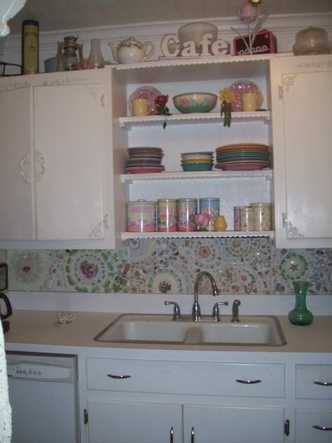 backsplash from broken china and grout Broken China Backsplash, Recycled Decor, Teacup Crafts, Mosaic Backsplash, Dream Living, Perfect Garden, Cottage Kitchen, Home Ownership, Kitchen Backsplash