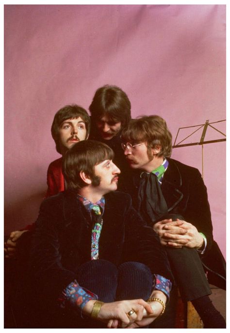 Beatles Wallpaper, Beatles Vinyl, Beatles Photos, Bug Boy, Beatles Pictures, Beatles Art, The Fab Four, Ringo Starr, George Harrison