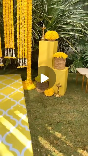 Dream_Event on Instagram: "Haldi & mahendi Decoration 😍 For any kind of event decoration contact us on 9265822316 or Dm @dream_event_by_yogit   #haldiceremony #haldidecor #mahendidecoration #firstnightdecoration #dreameventbyyogit #adajan #katargam #varachha #surat" Home Haldi Decor, Haldi Decor Ideas At Home, Haldi Function Decoration At Home, Haldi Decorations, Wedding Haldi Decoration, Mayoon Decor, Haldi Setup Decor, Haldi Backdrop Stage Decorations, Haldi Decoration