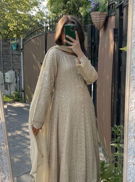 Modest Desi Wedding Dresses, Desi Clothes Pakistani Outfits Simple, Long Sleeve Traditional Wear For Eid Party, Modest Desi Clothes, Aesthetic Wedding Dress Pakistani, Modest Party Wear, Eid Vibes, Desi Fits, Desi Fashion Casual