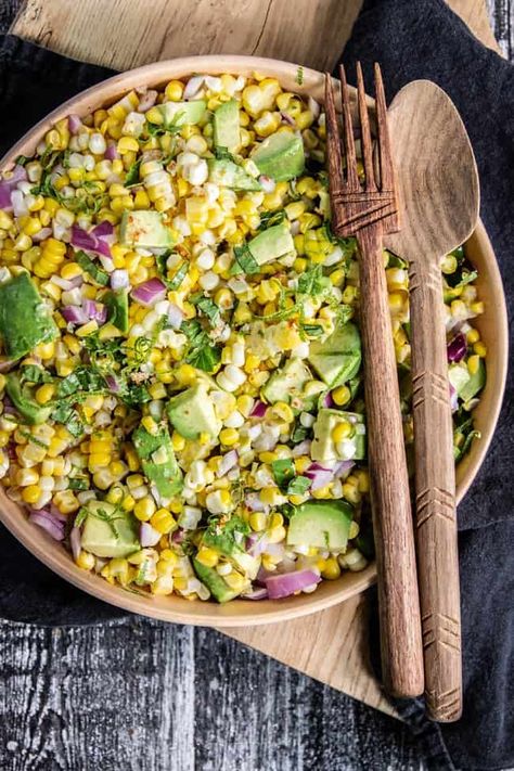 If I had to pick one side dish to keep on hand all summer long this Avocado Salad Recipe with Sweet Corn would most definitely be it! Sides For Chicken Salad, Best Summer Salad Recipes, Sides For Steak, Steak Healthy, Corn And Avocado Salad, Corn In The Oven, Dinner Salad Recipes, Best Summer Salads, Salad Recipes Easy