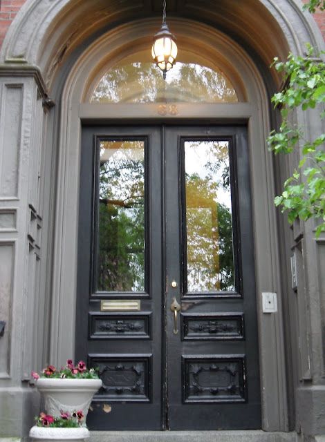 Brownstone Hallway, Brownstone Doors, Brownstone Exterior, Chicago Brownstone, French Country Industrial, Doors For Small Spaces, Apartment Front Doors, Country Industrial, Brooklyn Brownstone