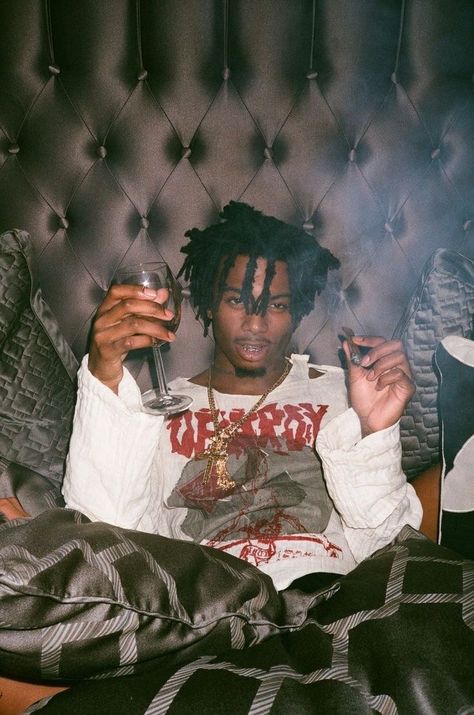 Playboi Carti Wallpaper, Carti Wallpaper, App Ikon, Rapper Wallpaper Iphone, Hypebeast Wallpaper, Rapper Art, Rap Wallpaper, Image Swag, Rap Aesthetic