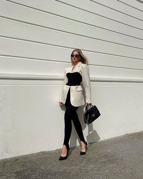 Jess Hunt, Corset Outfit, Classy Outfits For Women, Interview Outfit, Winter Fashion Outfits, Types Of Fashion Styles, Fashion Classy, Womens Fashion Casual, Look Fashion