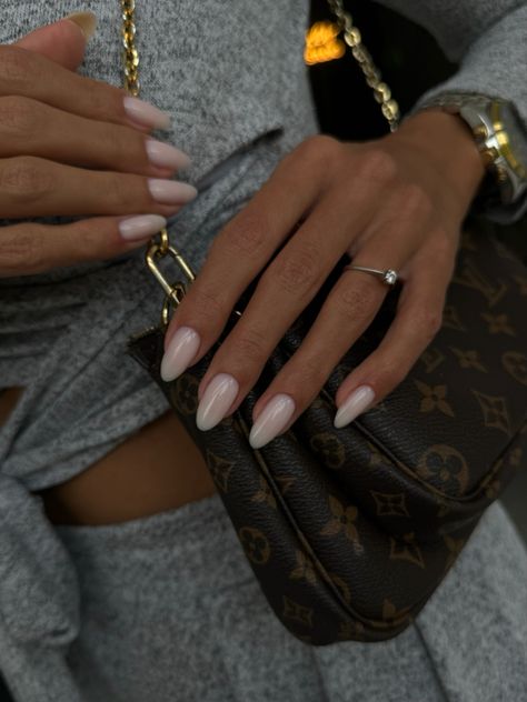 milky white, long oval nails with glittery top coat Glittery Milky White Nails, Milky Fall Nails, November Nails Oval, Milky Cream Nails, Milky White Winter Nails, Nails Creamy White, Oval Winter Nails, Oval White Nails, Oval Long Nails