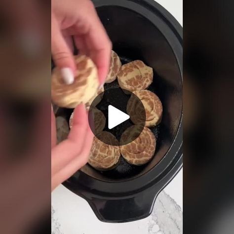 Cinnamon Rolls Tiktok, Crock Pot Desserts, Food Content, Something Sweet, S Video, Cinnamon Rolls, Cooking Tips, Easy Dinner, Food Lover