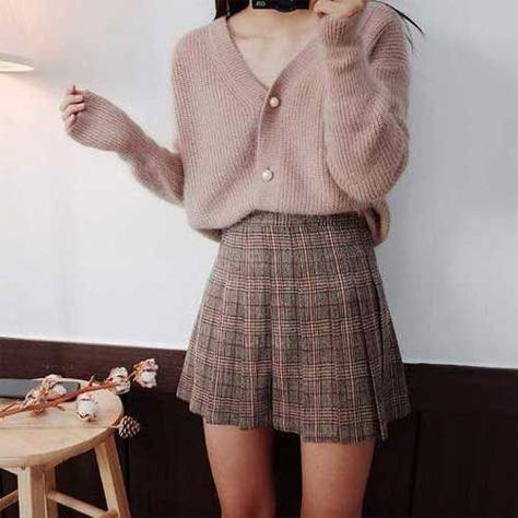 30 Cute Korean Outfits : Cute Korean Style Skirt Idea 30+ Impressive School Outfits Ideas To Wear This Winter Korean Fashion #Cute #Korean #Outfits Skirt Outfits Korean, Outfit Ideas Korean, Twins Fashion, Outfit Korean, Rock Outfit, Korean Fashion Trends, Cute Fall Outfits, A Skirt, 가을 패션